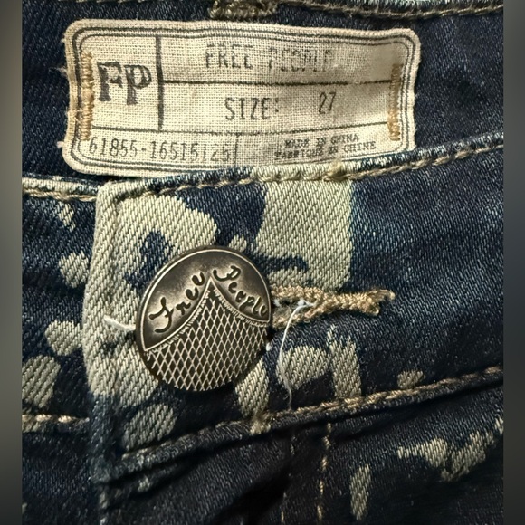 FREE PEOPLE MANTRA BALI BELL BOTTOMS Flare Low Rise Boho Hippie Jeans Size 27 - Picture 7 of 8